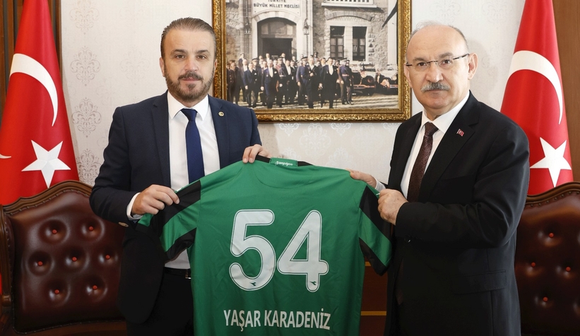 sakaryaspor-dan-vali-karadeniz-e-ziyarettytiuwtobz
