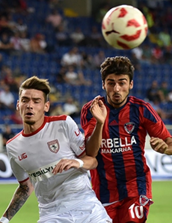 Sakaryaspor Erdi Dikmen ile 2 yıllık sözleşme imzaladı