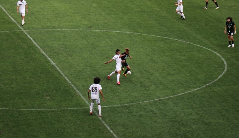 Sakaryaspor evinde berabere kaldı