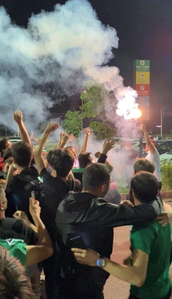 Sakaryaspor finale çıktı, taraftar coştu
