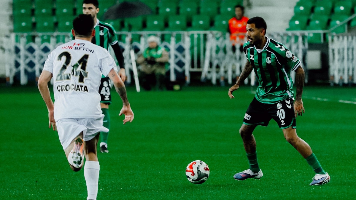 Sakaryaspor kazanmayı unuttu; Erzurum'a kaybettik