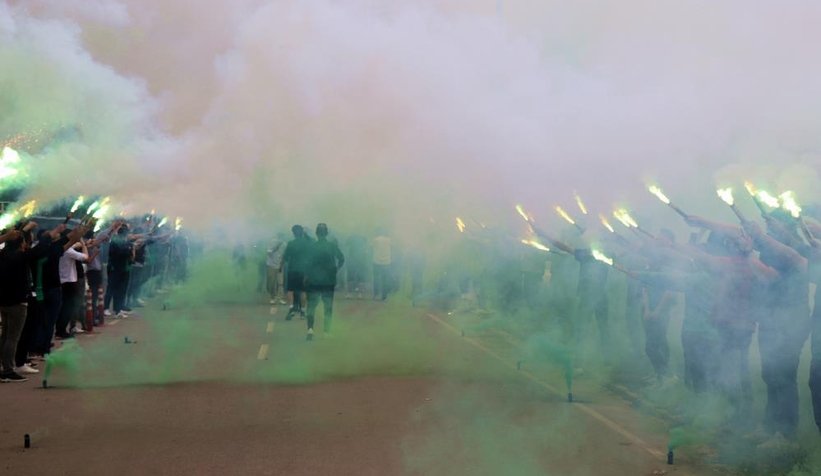 Sakaryaspor Kırşehir'e meşaleler ile uğurlandı