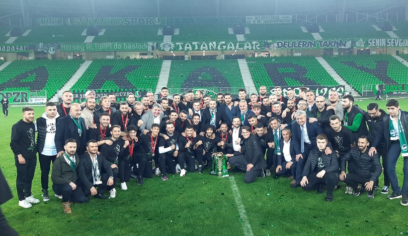 Sakaryaspor kupasına kavuştu
