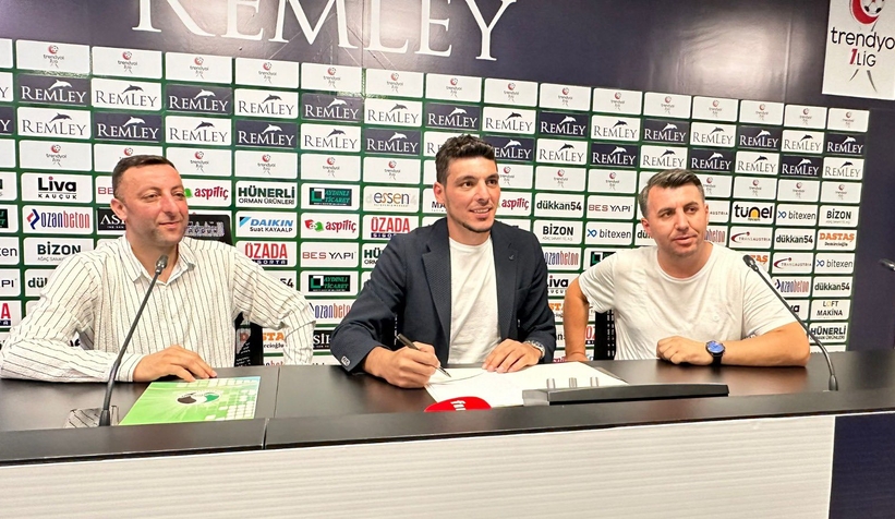 sakaryaspor-salih-dursun-u-renklerine-kattiuws5bjhvww