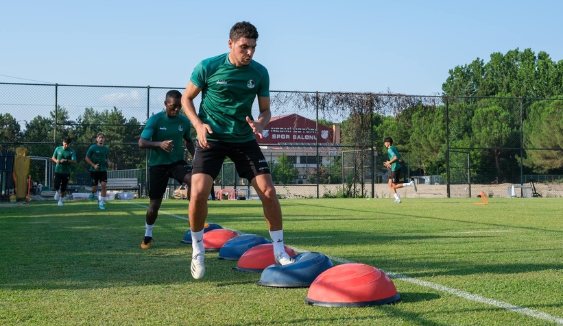 sakaryaspor-sezon-hazirliklarinin-ilk-etabini-tamamladiwnbsm3v0cn