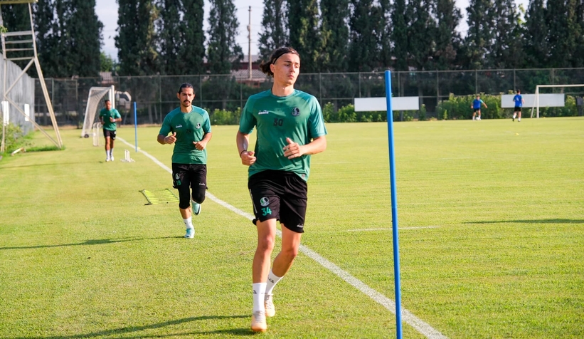 sakaryaspor-sezon-hazirliklarinin-ilk-etabini-tamamladiwnbsm3v0cn