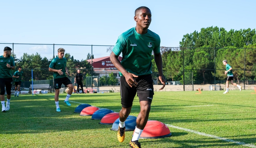 sakaryaspor-sezon-hazirliklarinin-ilk-etabini-tamamladiwnbsm3v0cn