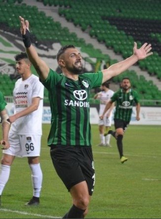 Sakaryaspor'un golcüsü ölümden döndü