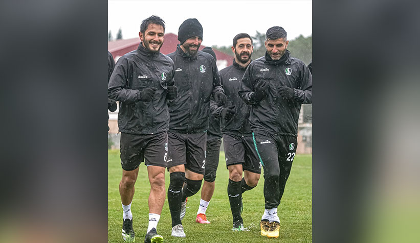 Sakaryaspor un şampiyonluk hedefi için son 4 maç