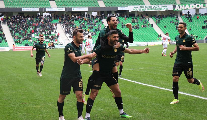 Sakaryaspor un şampiyonluk hedefi için son 4 maç