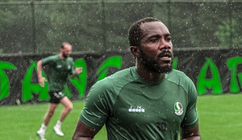 Sakaryaspor yağış altında çalıştı