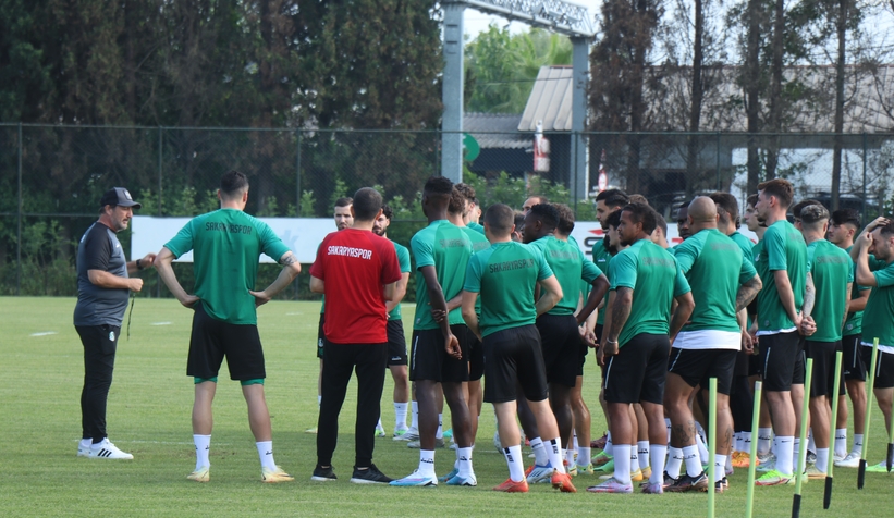 sakaryaspor-yeni-sezon-hazirliklarina-devam-ettiogxgnwtvbm