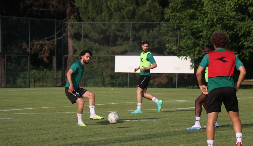 sakaryaspor-yeni-sezon-hazirliklarina-devam-ettiogxgnwtvbm