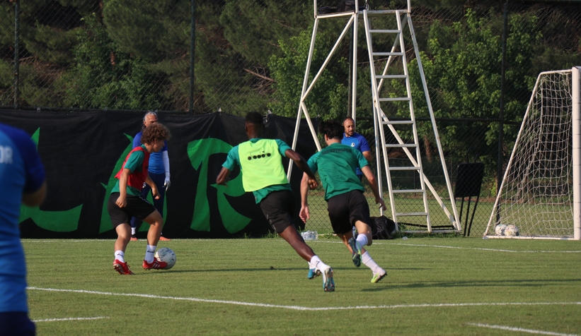 sakaryaspor-yeni-sezon-hazirliklarina-devam-ettiogxgnwtvbm