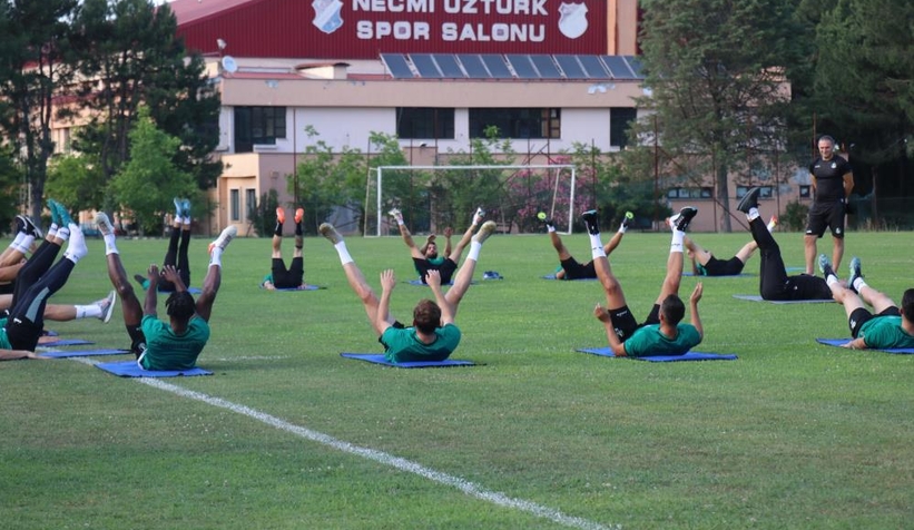 sakaryaspor-yeni-sezondaki-calismalarini-surduruyorqnq0vit4bx