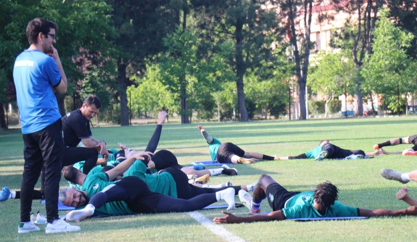 sakaryaspor-yeni-sezondaki-calismalarini-surduruyorqnq0vit4bx