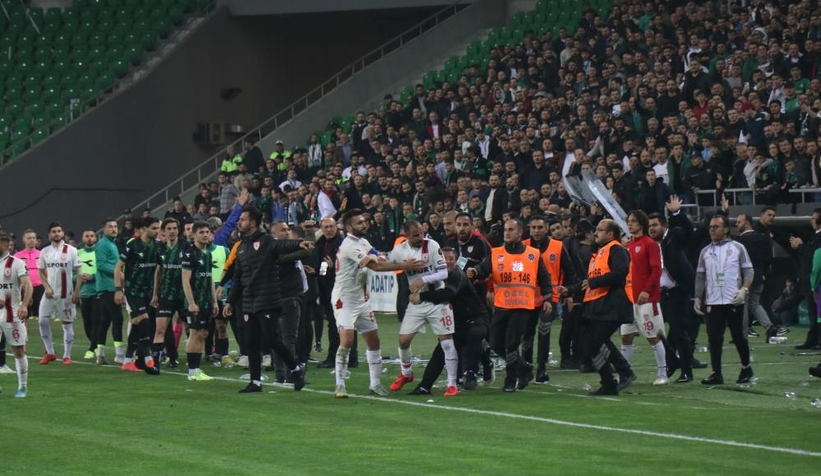 sakaryaspor-yilport-samsunspor-macina-ceza-yagdise5nn2r0dl