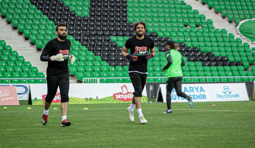 Sakaryasporlu futbolculardan Filistin'e destek