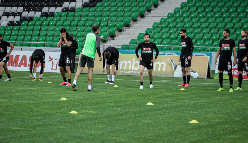 Sakaryasporlu futbolculardan Filistin'e destek