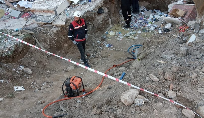 SAKTİM'in desteği ile bir kişi enkazdan kurtarıldı