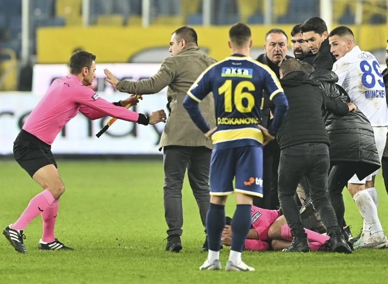 saldiri-sonrasi-halil-umut-meler-den-ilk-sozler-benden-bu-kadarccs0y0jjun