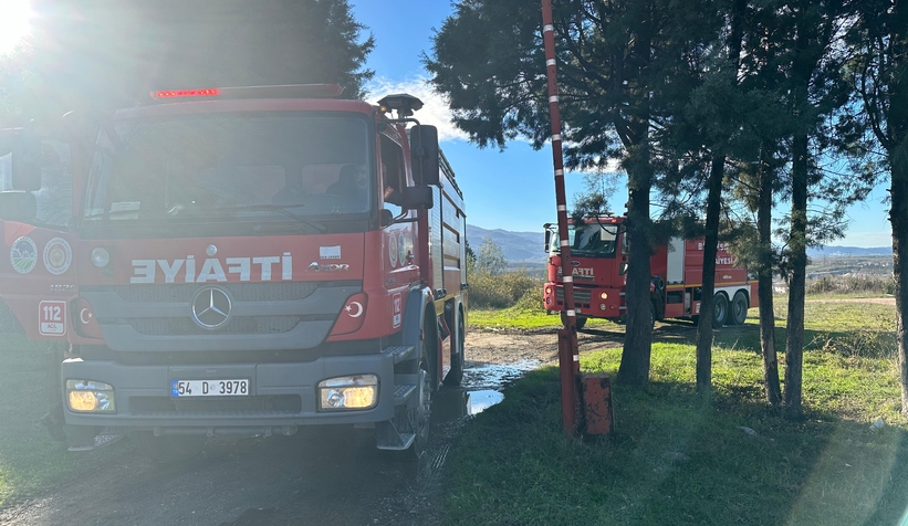 Samanları ve kuruluğu ateşe verip yangını böyle izledi