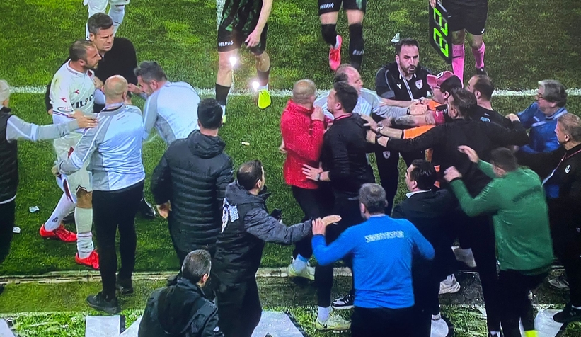 samsunsporlu-oyuncunun-hareketleri-sahayi-karistirdisvfnuw5bel