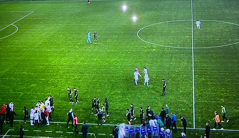 samsunsporlu-oyuncunun-hareketleri-sahayi-karistirdisvfnuw5bel