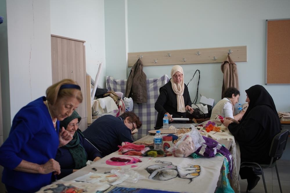 Sanata Adanmış Bir Ömür! 82 Yaşındaki Güliye Teyzenin Hikayesi