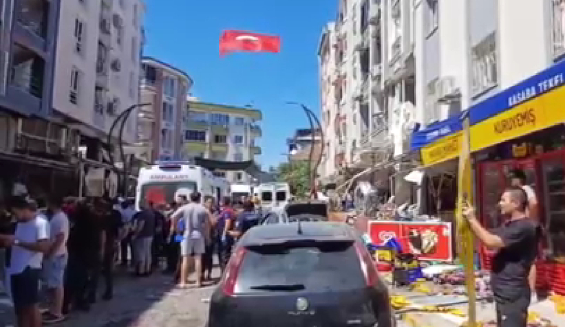 Sanayi tüpü patladı: 5 ölü, 57 yaralı, 11 bina hasar gördü