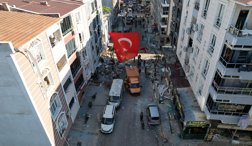 Sanayi tüpü patladı: 5 ölü, 57 yaralı, 11 bina hasar gördü