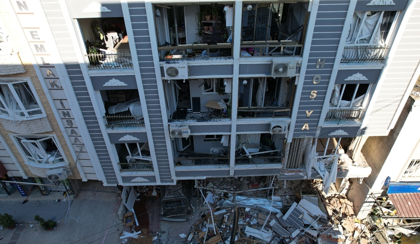 Sanayi tüpü patladı: 5 ölü, 57 yaralı, 11 bina hasar gördü