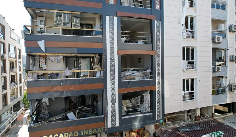 Sanayi tüpü patladı: 5 ölü, 57 yaralı, 11 bina hasar gördü