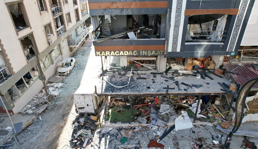 Sanayi tüpü patladı: 5 ölü, 57 yaralı, 11 bina hasar gördü