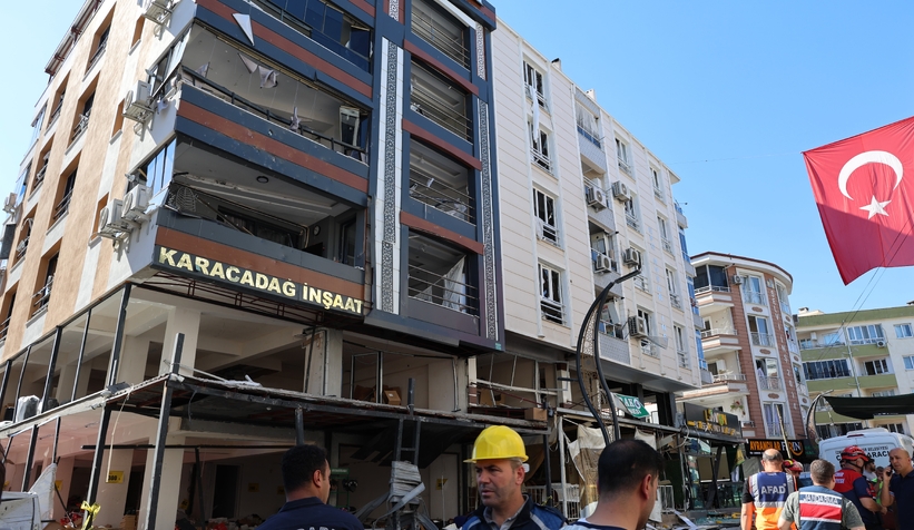 Sanayi tüpü patladı: 5 ölü, 57 yaralı, 11 bina hasar gördü