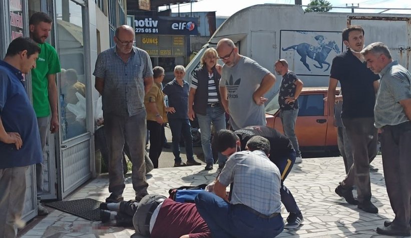 Sanayide baba iki oğlunu vurdu