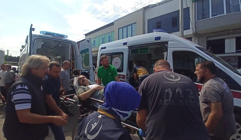 Sanayide baba iki oğlunu vurdu