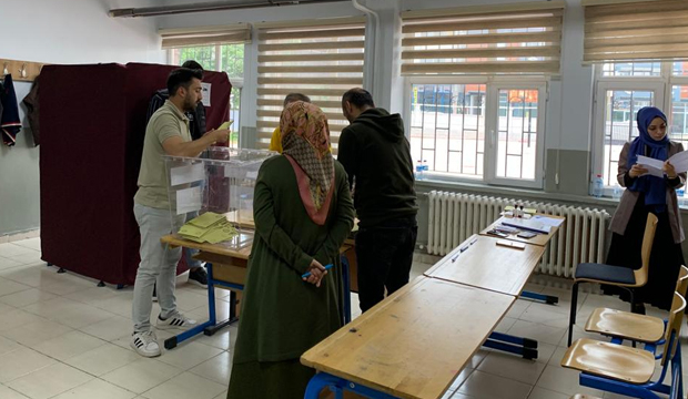 Sandıklar açıldı, oy sayımına geçildi