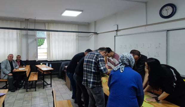 Sandıklar açıldı, oy sayımına geçildi