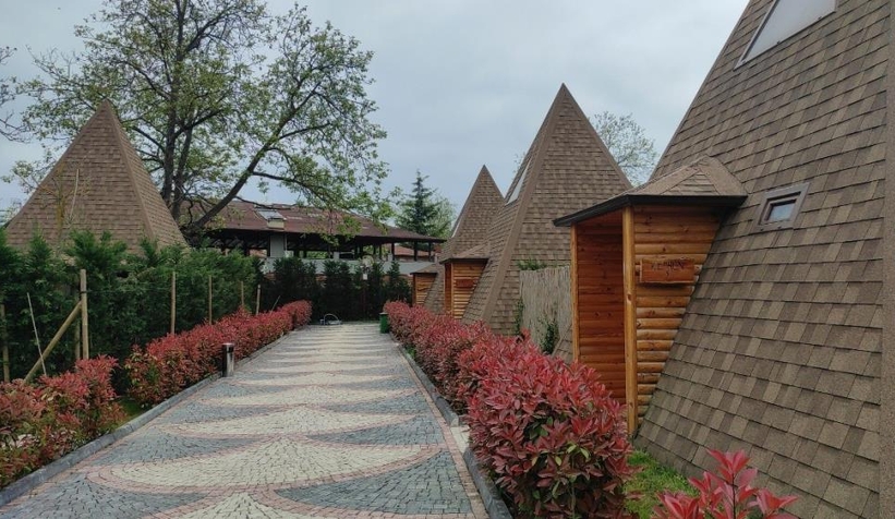 Sapanca'da bungalov evler bayramda doldu