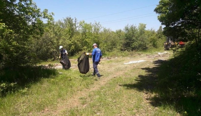 Sapanca Gölü kenarındaki atıklar temizlendi
