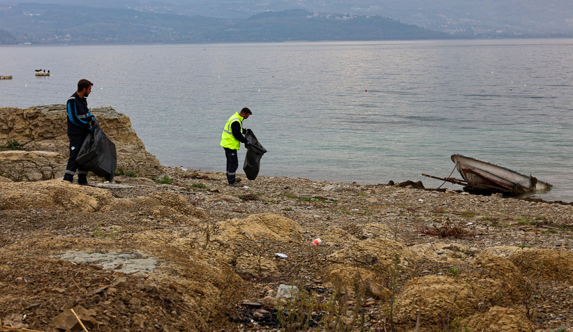 Sapanca Gölü kıyısında temizlik seferberliği