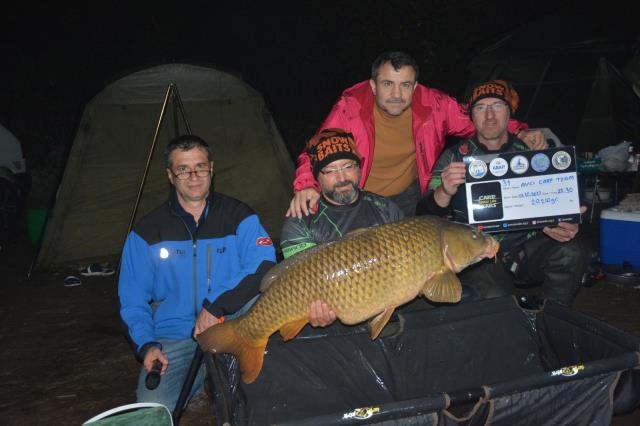 sapanca-golu-nde-20-kiloluk-sazan-yakaladilarsmd1nlpcdk