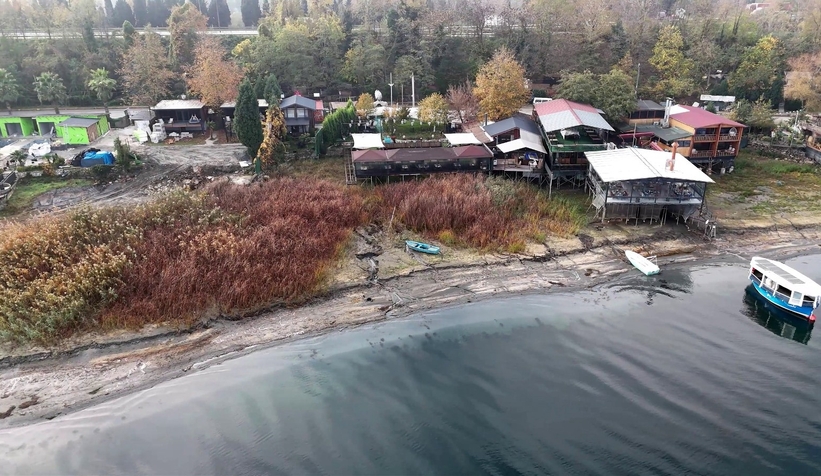 sapanca-golu-nde-kacak-yapi-sahiplerine-yikim-tebligatlari-gonderildik0rknwrntu