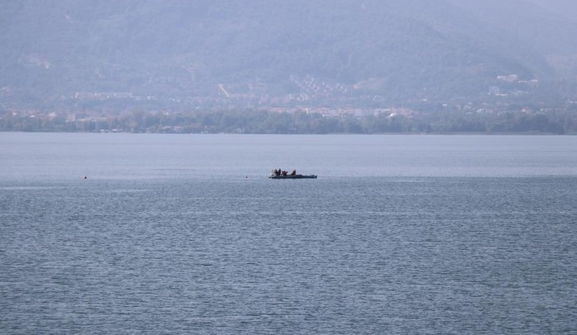 Sapanca Gölü'nde kayıp genci arama çalışması sürüyor