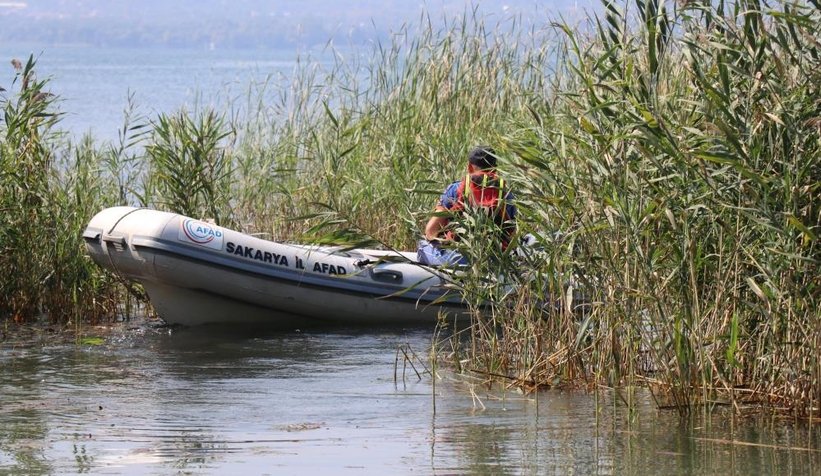 Sapanca Gölü'nde kayıp genci arama çalışması sürüyor