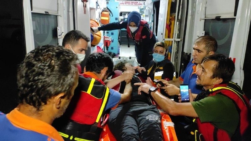 Sapanca Gölü'nde sandal gezisi faciayla bitti