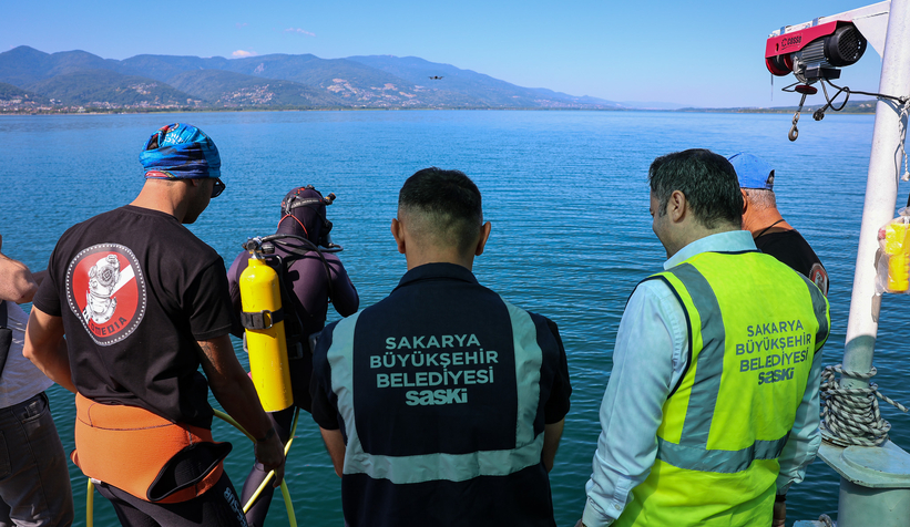 sapanca-golu-nde-su-alma-hatlari-dalgiclar-ile-temizleniyork3i4endyv0