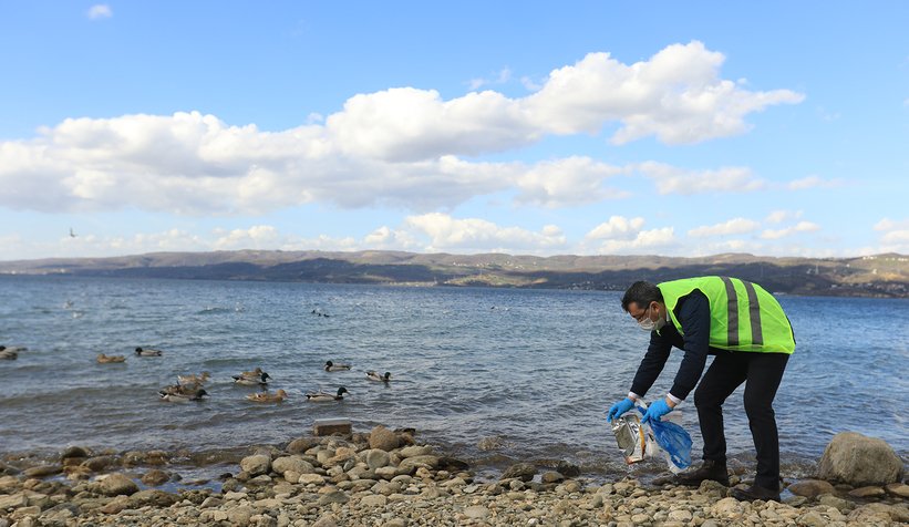 Sapanca Gölü'nde temizlik