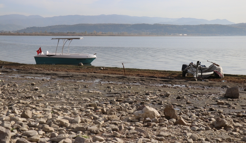 sapanca-golu-ndeki-endiselendiren-kabarciklarin-nedeni-ne-aciklama-geldiy2s0ztfbl3